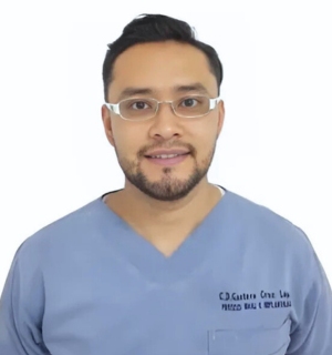 Dr. Gustavo Cruz