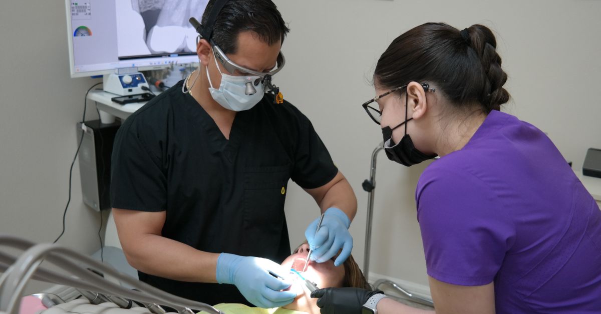 Trabajo dental en Juárez, México